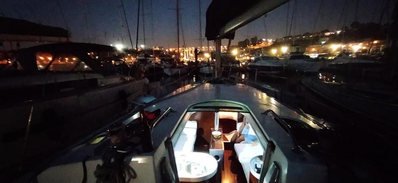 Hotel Yatch Barracuda Douro Marina Boat Sleep Experience Vila Nova de Gaia Exterior foto