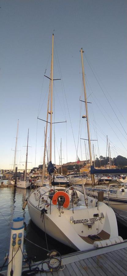 Hotel Yatch Barracuda Douro Marina Boat Sleep Experience Vila Nova de Gaia Exterior foto