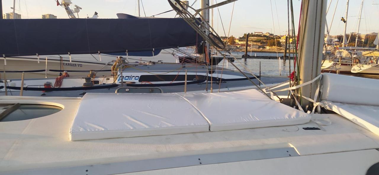 Hotel Yatch Barracuda Douro Marina Boat Sleep Experience Vila Nova de Gaia Exterior foto