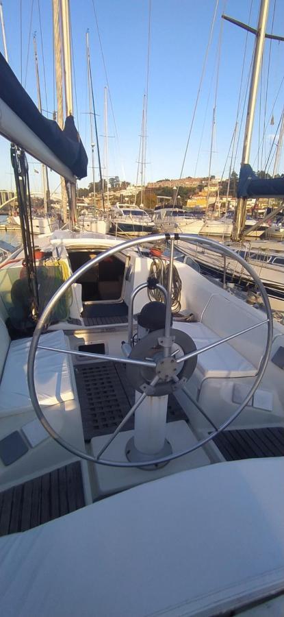 Hotel Yatch Barracuda Douro Marina Boat Sleep Experience Vila Nova de Gaia Exterior foto