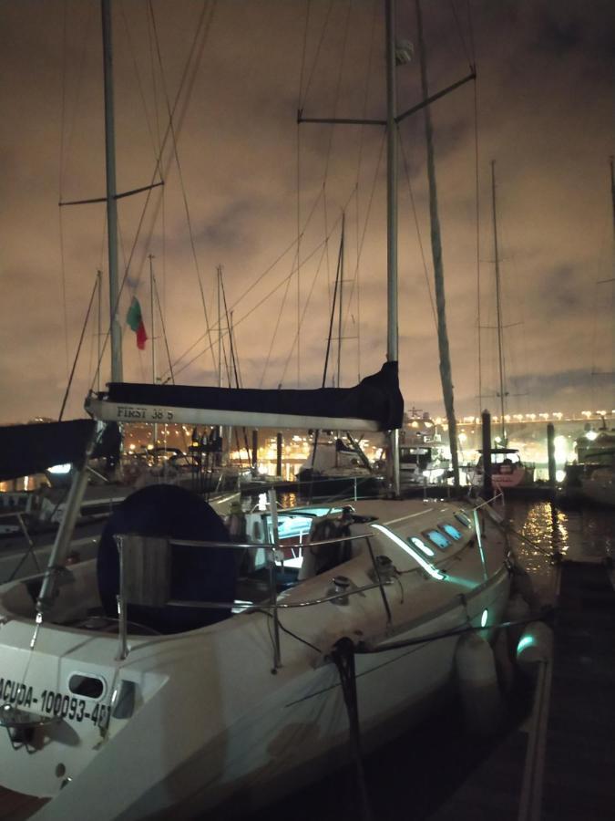 Hotel Yatch Barracuda Douro Marina Boat Sleep Experience Vila Nova de Gaia Exterior foto