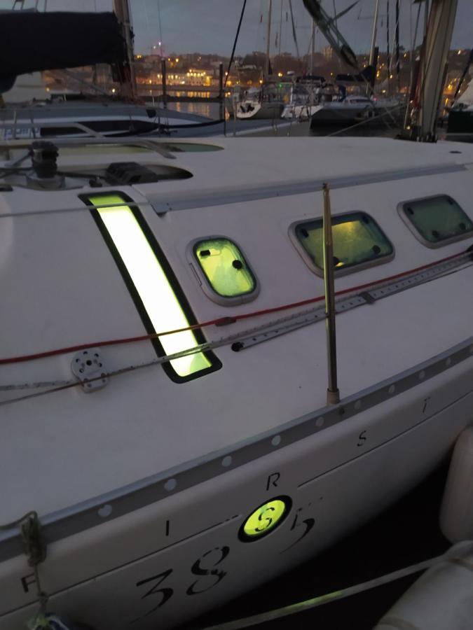 Hotel Yatch Barracuda Douro Marina Boat Sleep Experience Vila Nova de Gaia Exterior foto