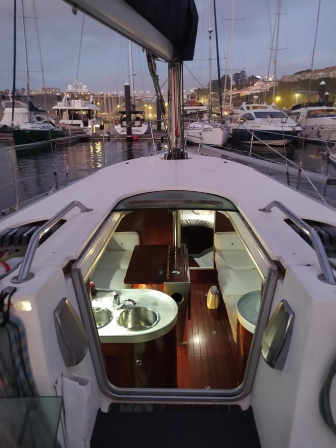 Hotel Yatch Barracuda Douro Marina Boat Sleep Experience Vila Nova de Gaia Exterior foto