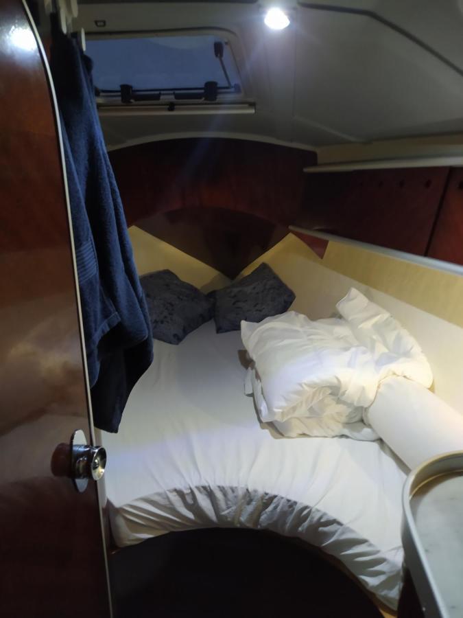 Hotel Yatch Barracuda Douro Marina Boat Sleep Experience Vila Nova de Gaia Exterior foto