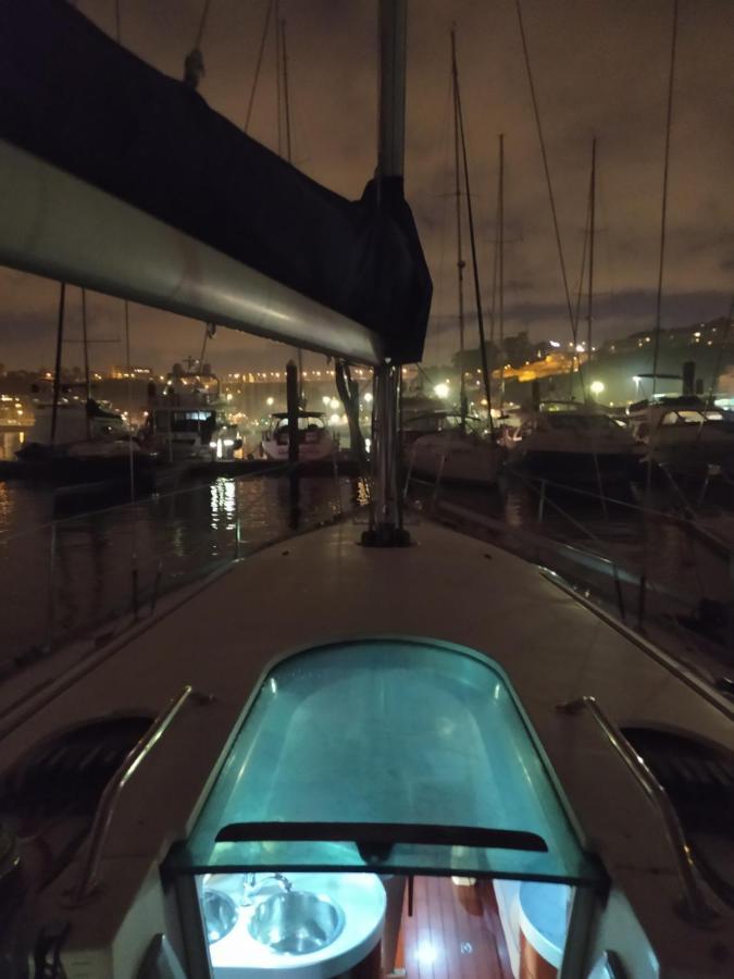 Hotel Yatch Barracuda Douro Marina Boat Sleep Experience Vila Nova de Gaia Exterior foto