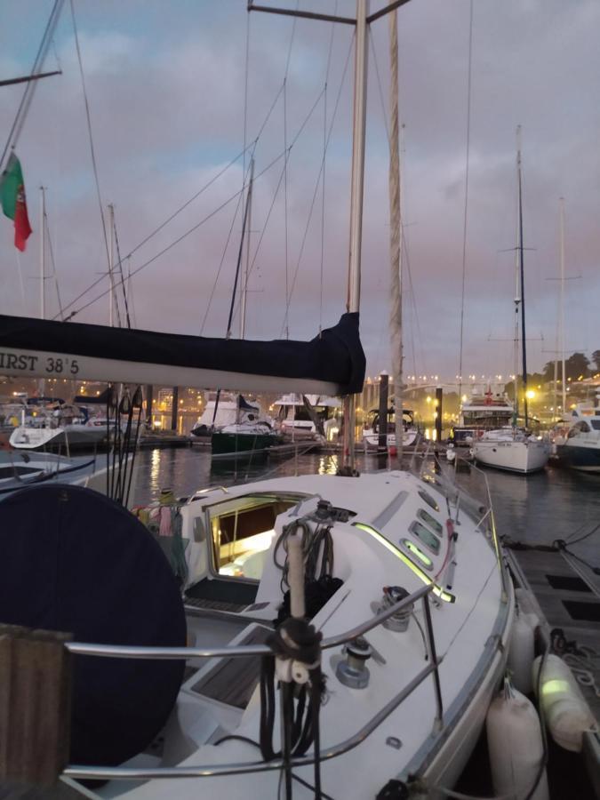 Hotel Yatch Barracuda Douro Marina Boat Sleep Experience Vila Nova de Gaia Exterior foto