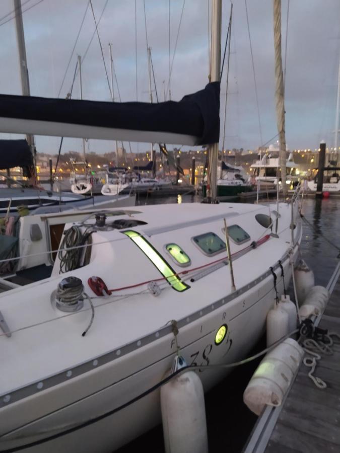 Hotel Yatch Barracuda Douro Marina Boat Sleep Experience Vila Nova de Gaia Exterior foto