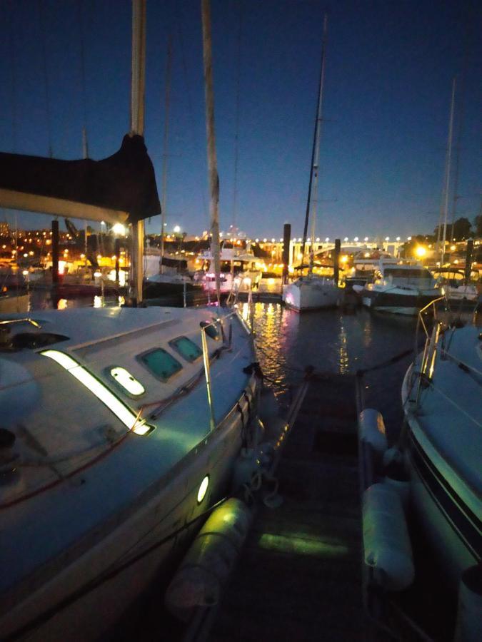 Hotel Yatch Barracuda Douro Marina Boat Sleep Experience Vila Nova de Gaia Exterior foto